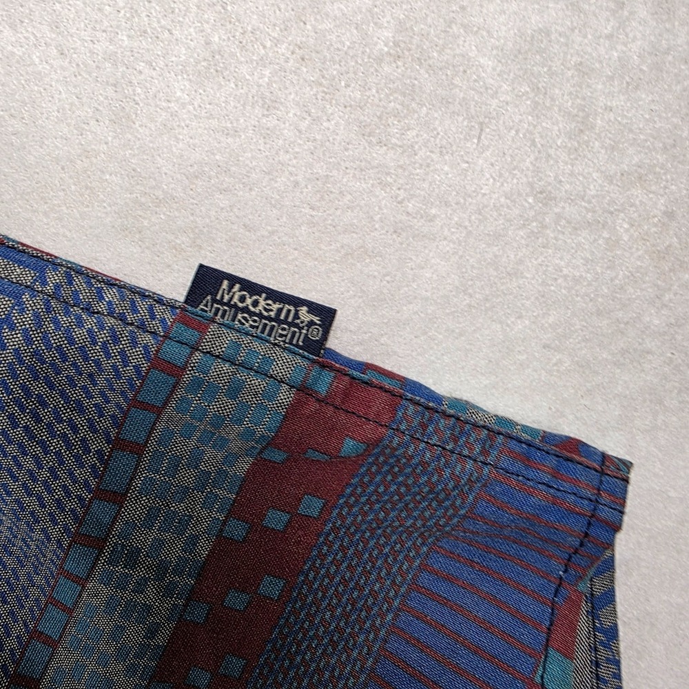 Modern Amusement Men's Medium Button Up Shirt Geometric Tribal Pattern - Picture 5 of 8